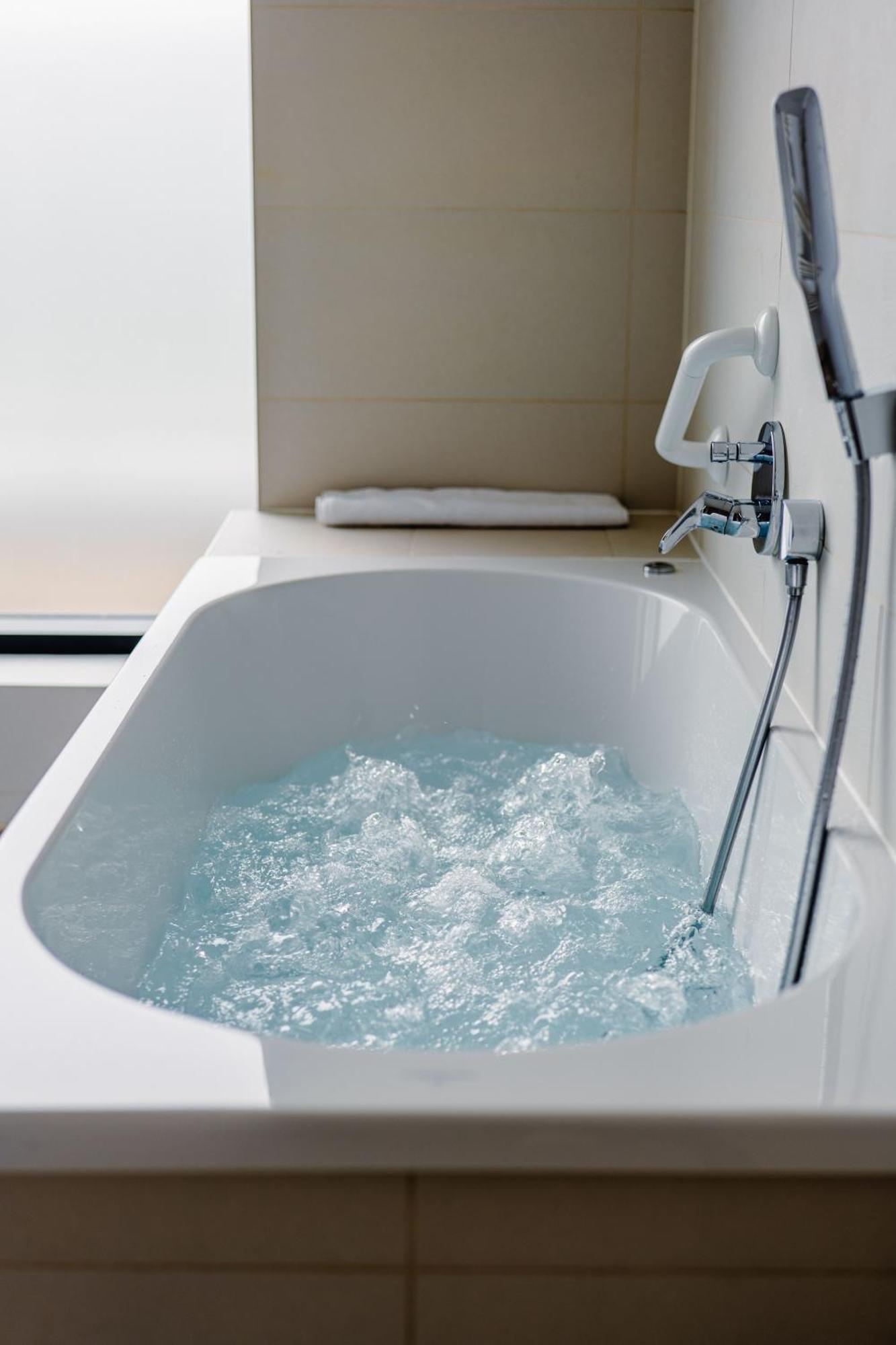 Junior Suite Spa Bath